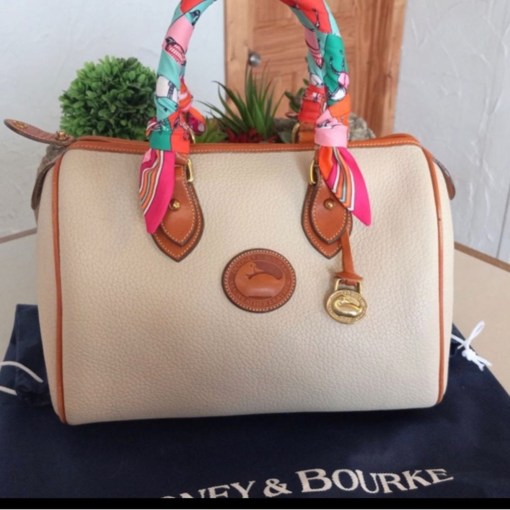 Vintage Dooney and Bourke 1980’s speedy bag.